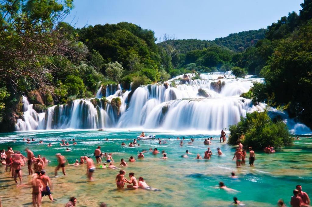 Family Friendly Holiday Home "Ana" Sibenik Luaran gambar